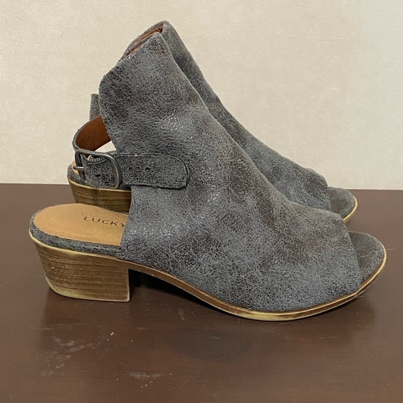 Lucky Brand LIKE NEW little girls 13 open toe buckle back stack heel bootie - Picture 2 of 8